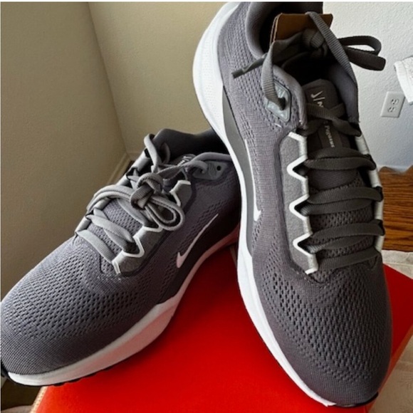 Nike Air Zoom Pegasus 41 - Picture 2 of 2